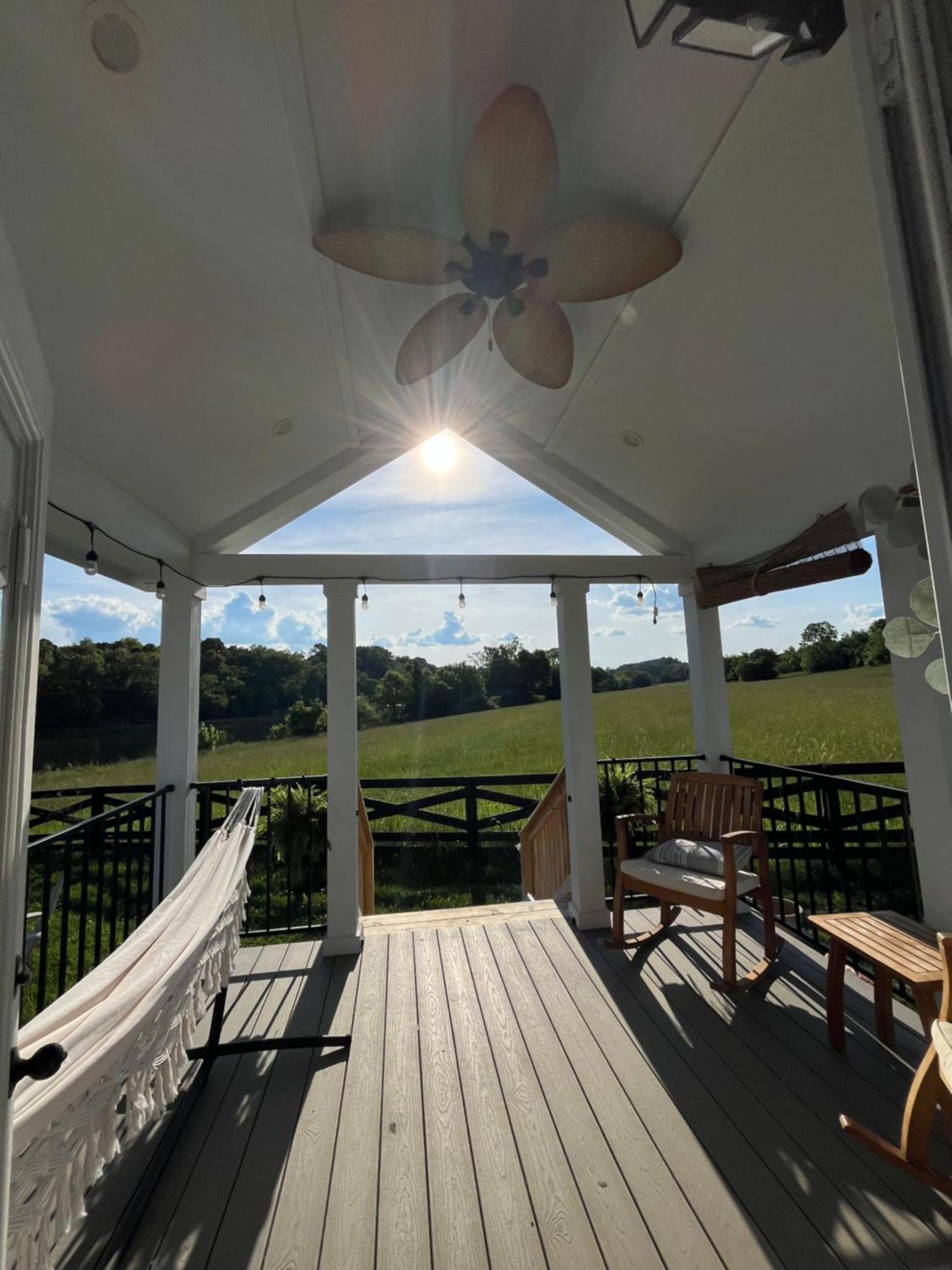Strawberry Plains Luxury Riverfront Tiny House- Amazing Views- #111 מראה חיצוני תמונה