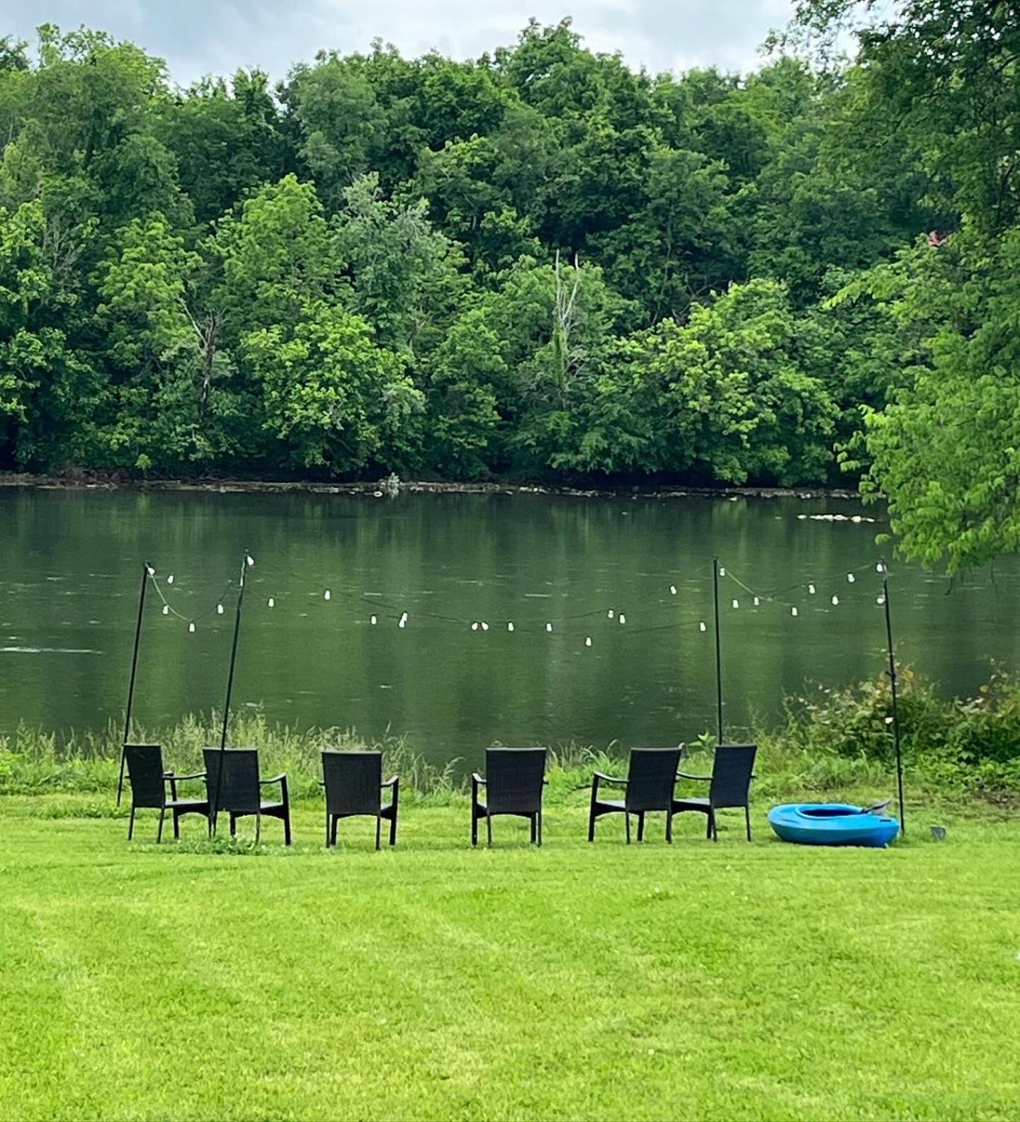 Strawberry Plains Luxury Riverfront Tiny House- Amazing Views- #111 מראה חיצוני תמונה
