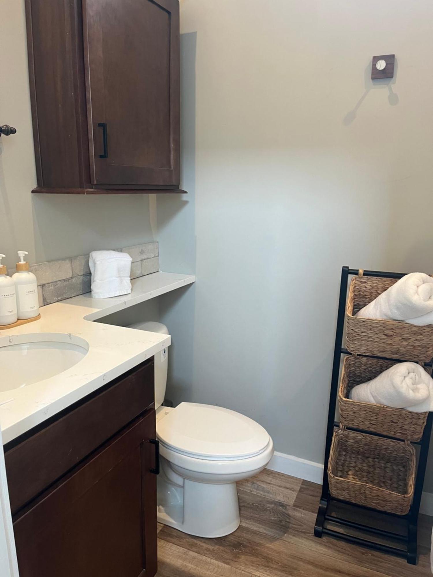 Strawberry Plains Luxury Riverfront Tiny House- Amazing Views- #111 מראה חיצוני תמונה